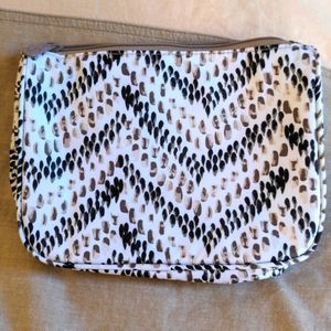 New without tags make up bag